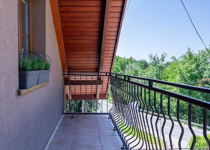 Apartment Apartmenty Maria Tresna